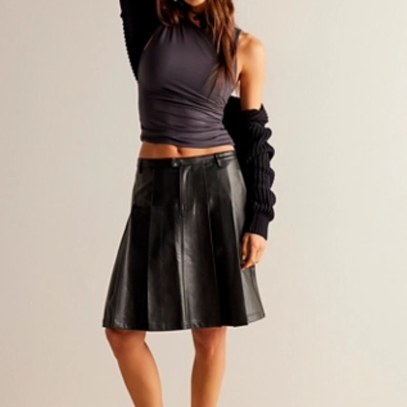 Free People Dresses & Skirts - We The Free Vegan Pleated Mini Skirt
